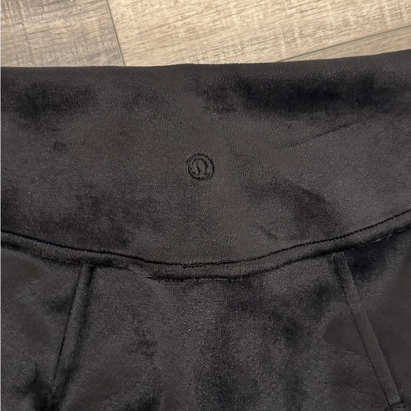 NWT Lululemon Scuba HR velvet mini skirt size small - Picture 5 of 7